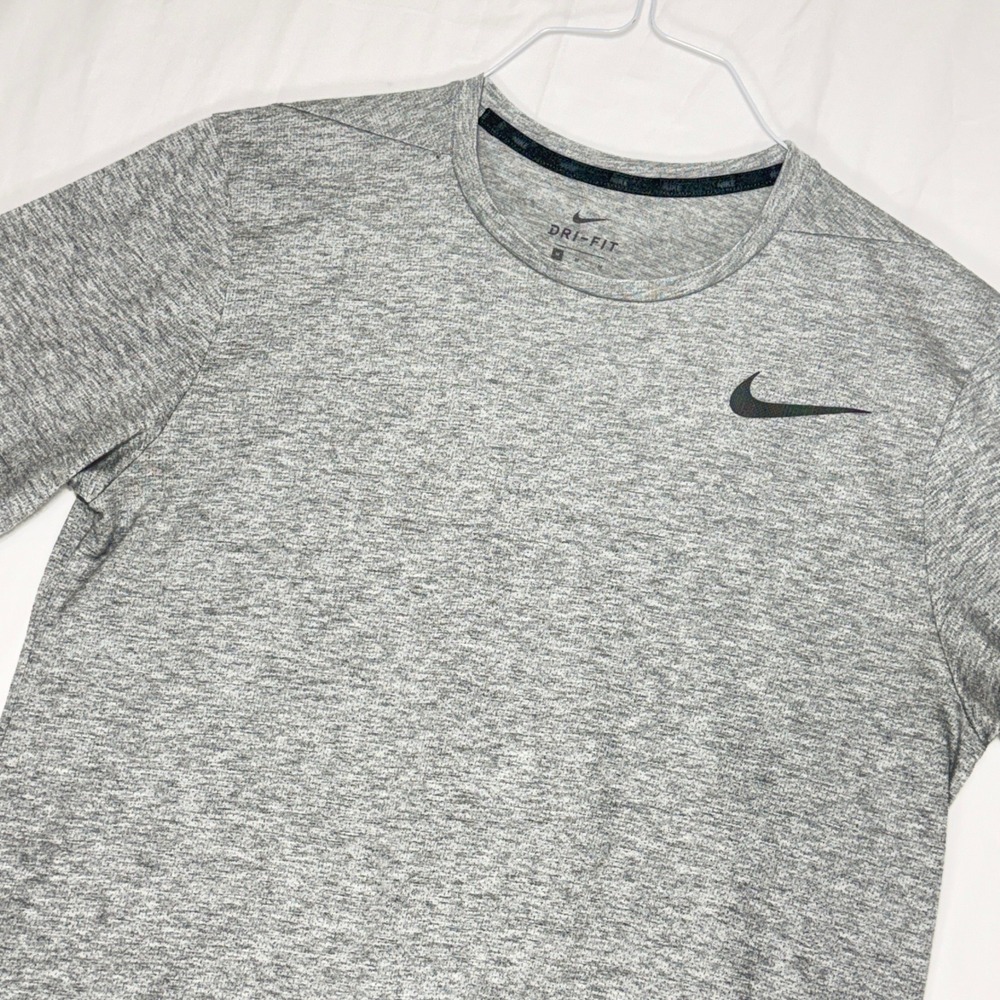 Nike Mens Dri-FIT Training T-Shirt Heather Grey Short Sleeve Crew Neck Size M
